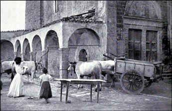Mrs Konody sketching at Assisi, 1910.